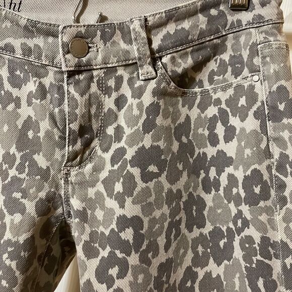 Ann Taylor Modern Fit Leopard Print Gray Jeans size 2 - Picture 2 of 9